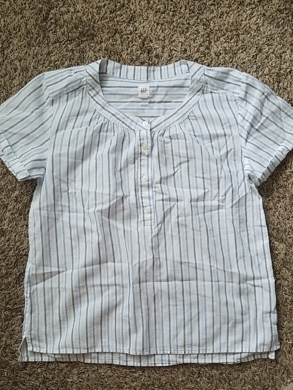 GAP White and Light Blue Striped Short Sleeve Top